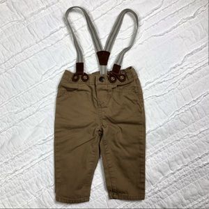 OshKosh B’Gosh Khaki pants w/suspenders (9 months)